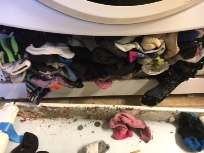 Where the socks in the washing machine disappear The sock in the washing machine disappeared how to get