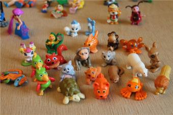 How to choose a kinder surprise with a collectible toy A new collection of kinder surprise toys
