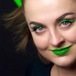 Green Lipstick: Manifest and Fashionable